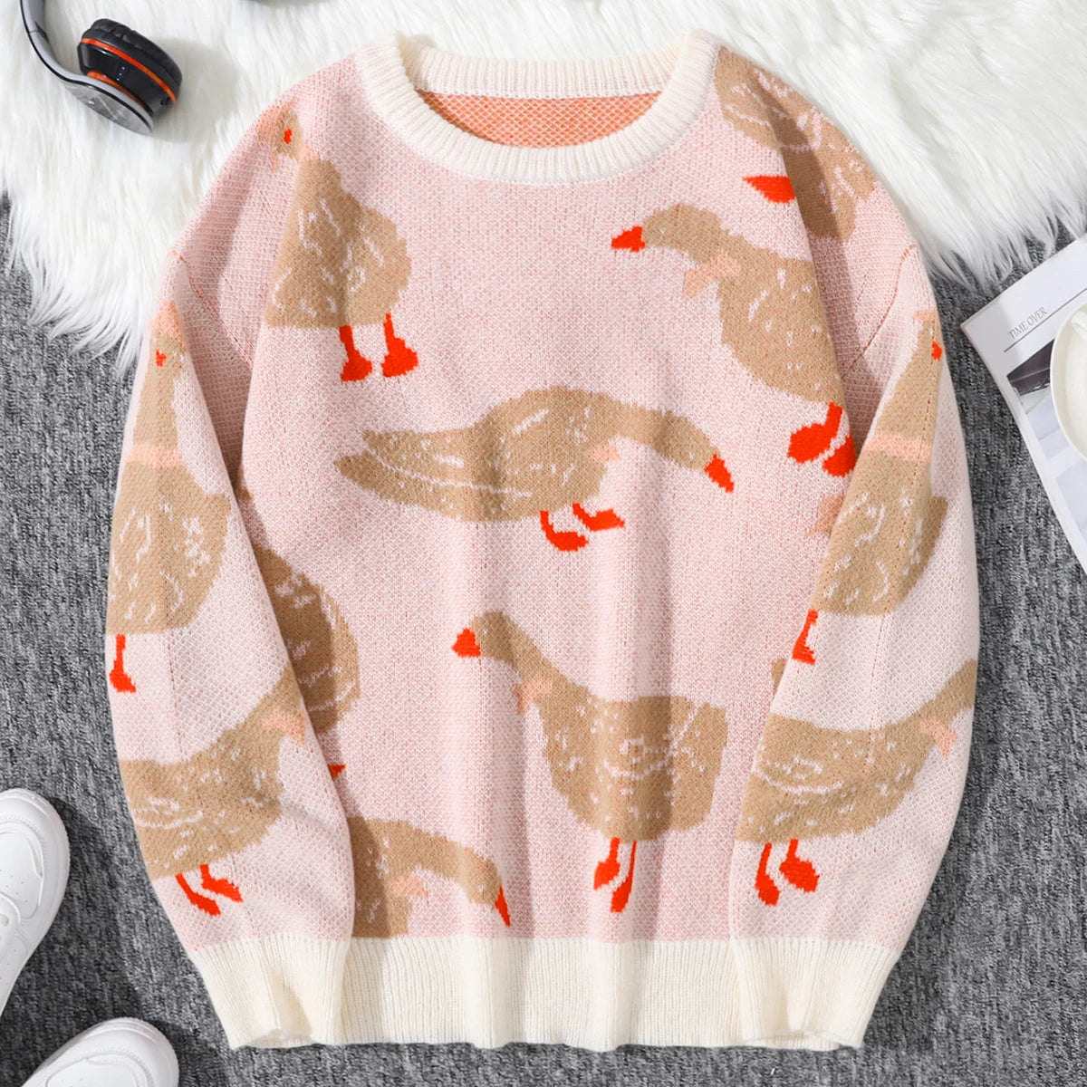 Men's Casual Sweater with Duck Print, Color-Blocking Design, Soft Knit Long-Sleeve Crew Neck Pullover. Casual Crew Neck Knit Pullover for Men, Suitable for Everyday Wear, Unisex Top for Going Out