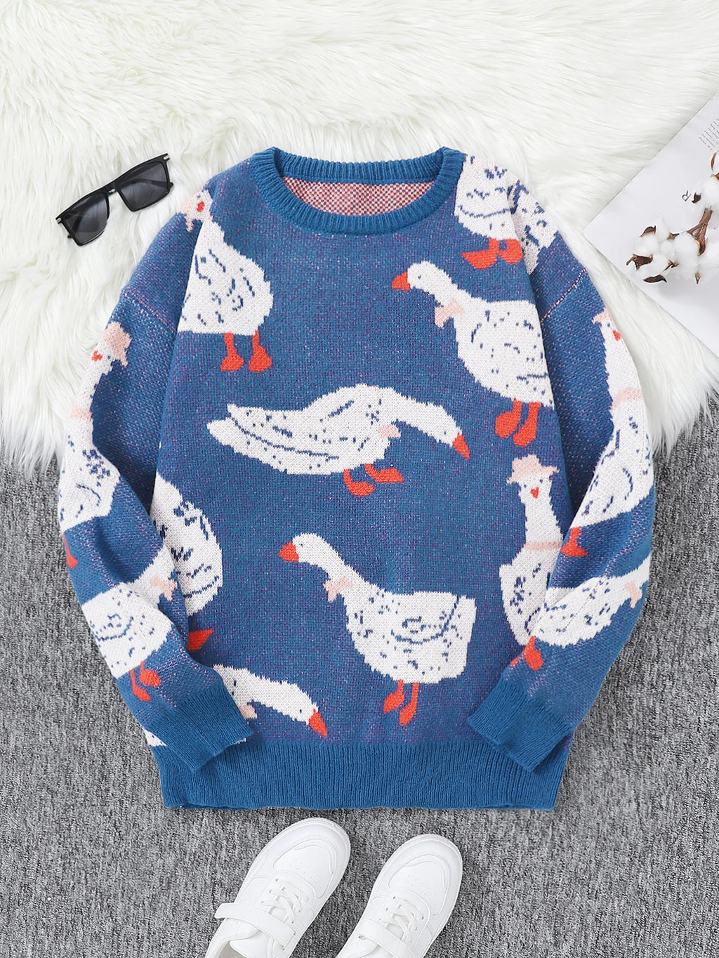 Men's Casual Sweater with Duck Print, Color-Blocking Design, Soft Knit Long-Sleeve Crew Neck Pullover. Casual Crew Neck Knit Pullover for Men, Suitable for Everyday Wear, Unisex Top for Going Out